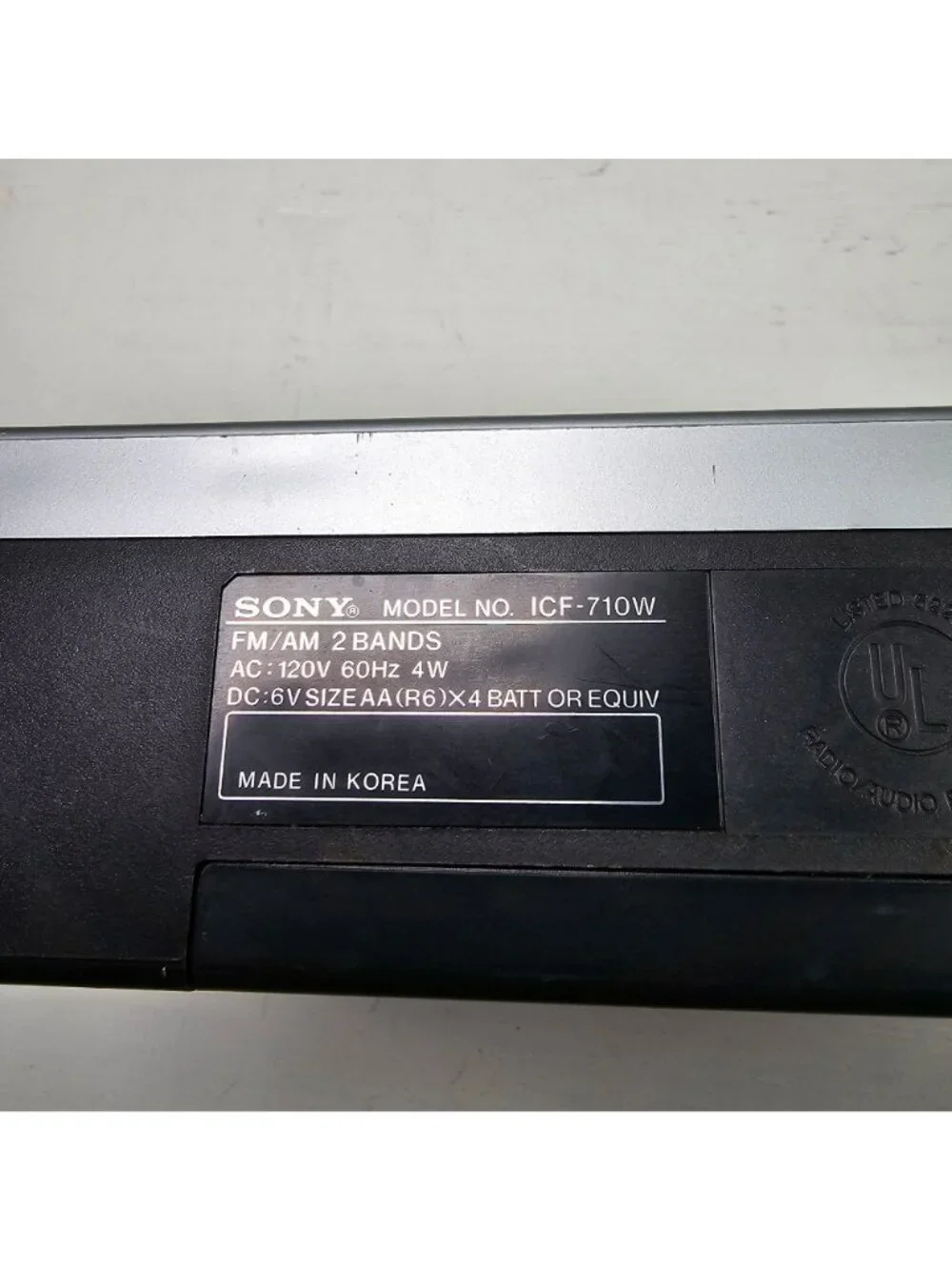 Sony ICF-710W FM/AM 2-Band Portable Radio Silver TESTED